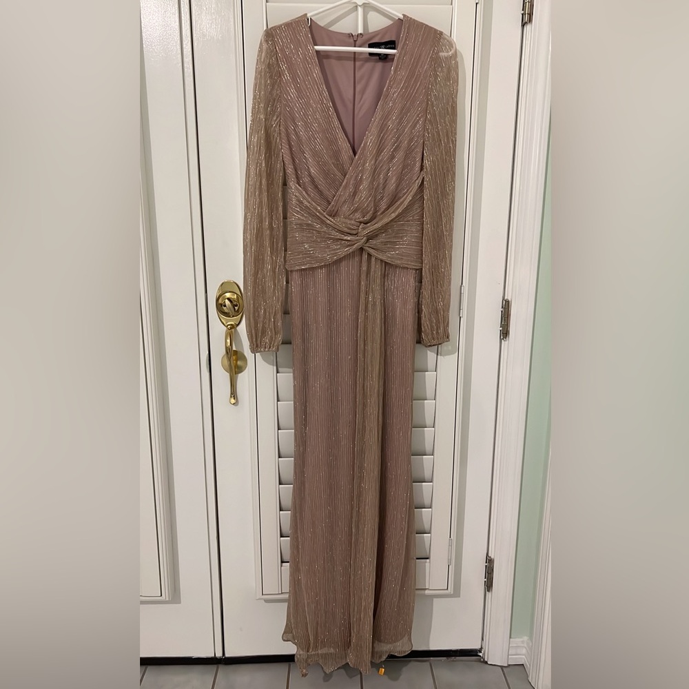 Formal dress Brand Betsy Adam Size 12
